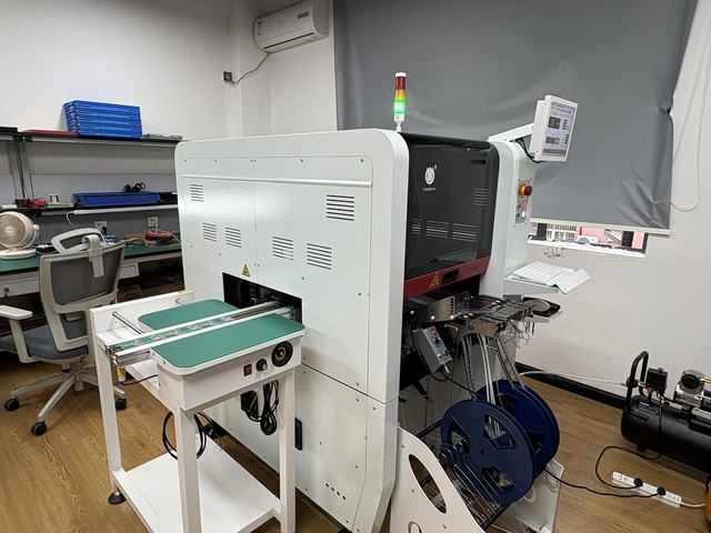 Hot Narrow Design High Precision TC06 Module SMT Pick and Place Machine ...